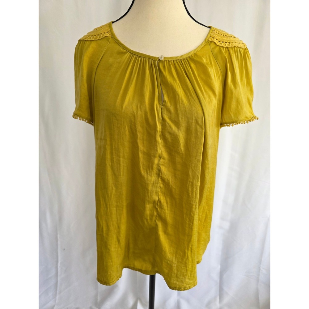 Faith Zoe Women's M Mustard Yellow Short Sleeve Crochet Trim Top‎ Blouse